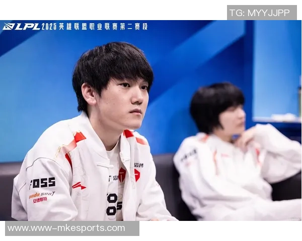 TES在世界冠军杯中的团队协作表现分析与点评实时新闻